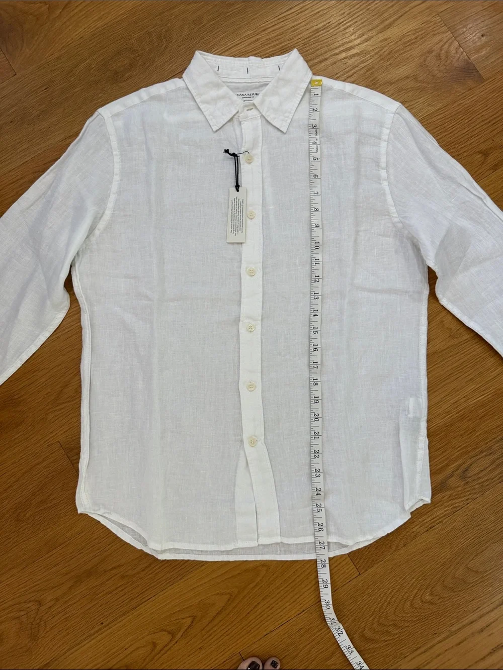 NWT Banana Republic 100% Linen Standard Fit Button Down shirt size S